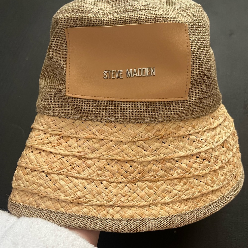 Steve Madden  Women’s summer Tan Bucket Hat leather straw woven one size plant